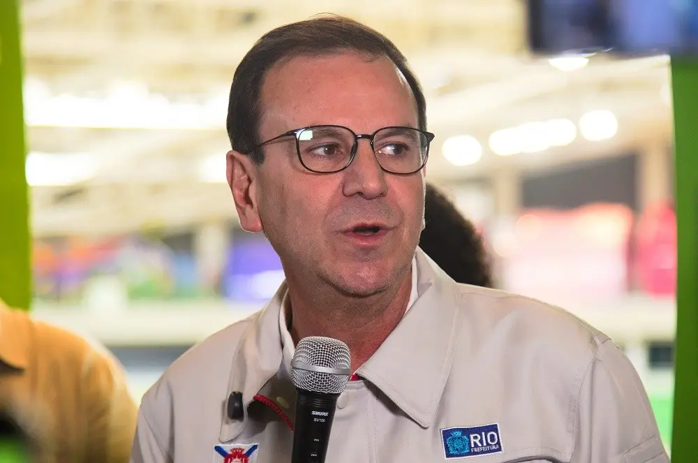 Paes mantém a liderança com 43% dos votos no primeiro turno para o governo do Rio. Essa frente forte mostra uma base co…