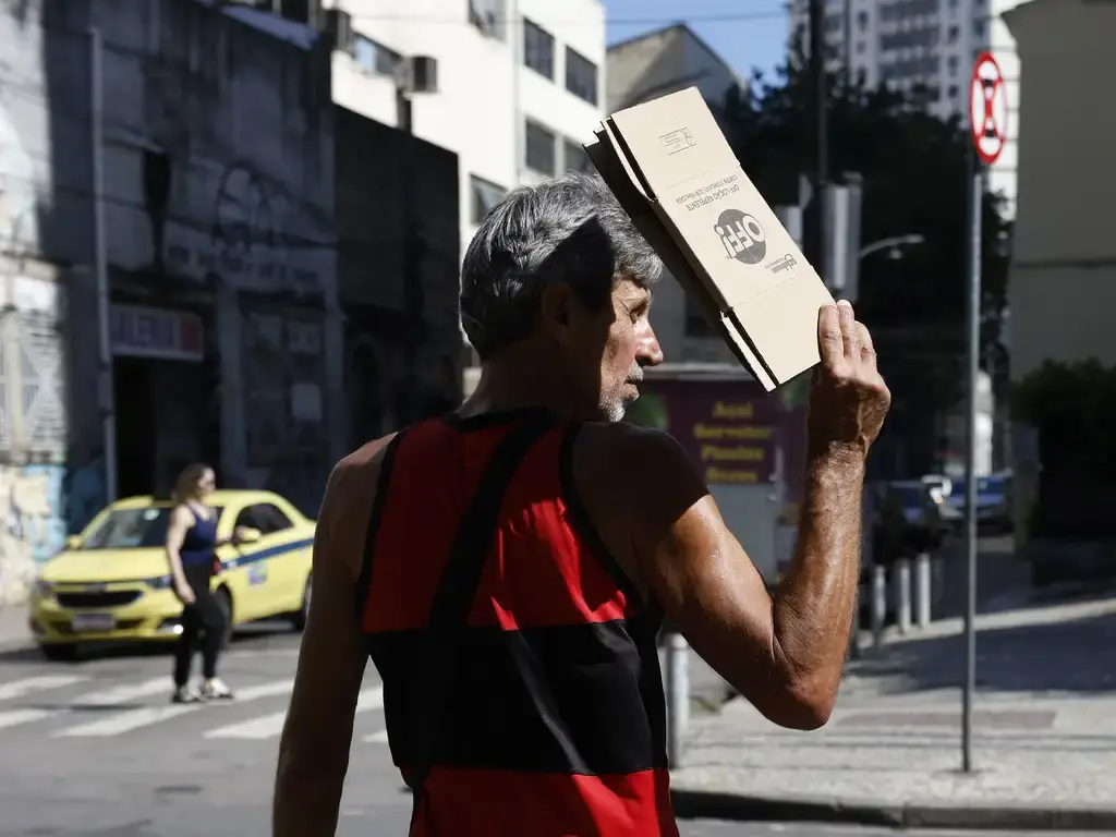 Rio de Janeiro entra em alerta vermelho por onda de calor a partir de sábado, com temperaturas acima da média climatoló…