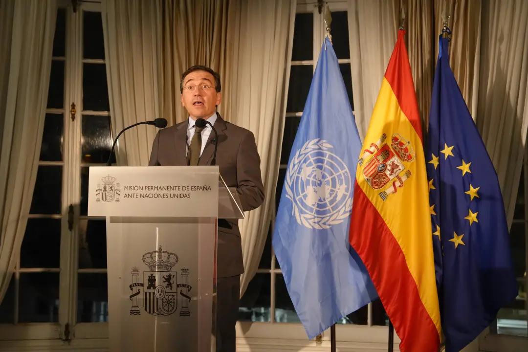 Ministros de Relações Exteriores de Espanha e Marrocos se encontraram em Nova York na sede da ONU. A conversa focou na …