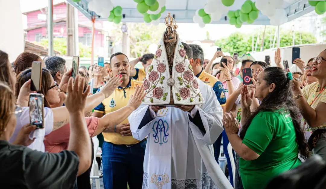 Imagem peregrina de Nossa Senhora de Nazaré passou por hospitais da Unimed Belém em setembro. Essa visita transformou a…