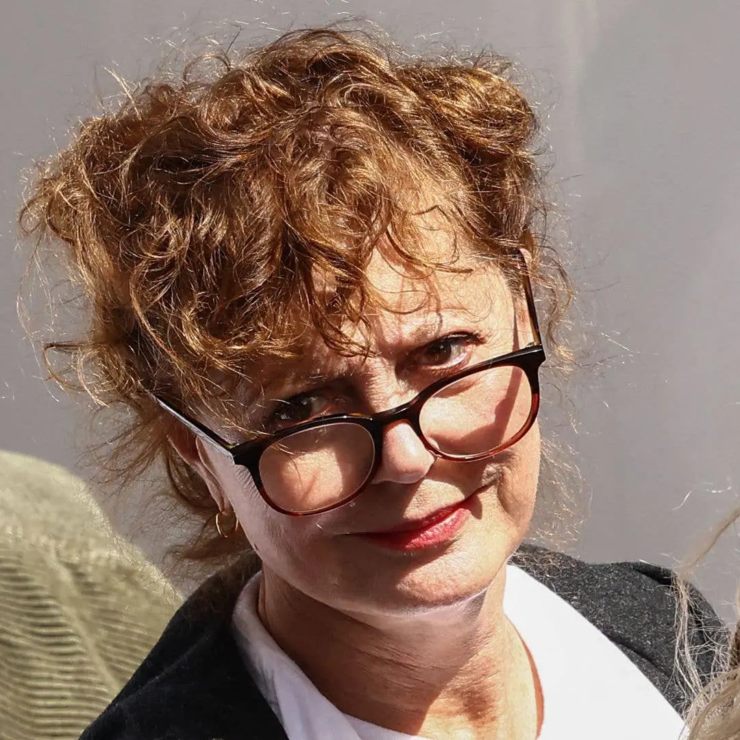 Susan Sarandon, 79 anos, foi detida pela polícia em Nova York como uma das 100 manifestantes fora da ONU. Situação most…
