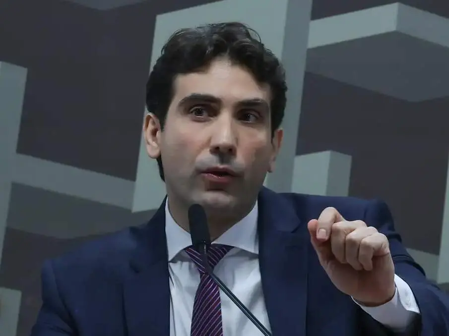 Gabriel Galípolo, presidente do Banco Central, foi intimado pela Polícia Federal para depor em outubro sobre a fiscaliz…