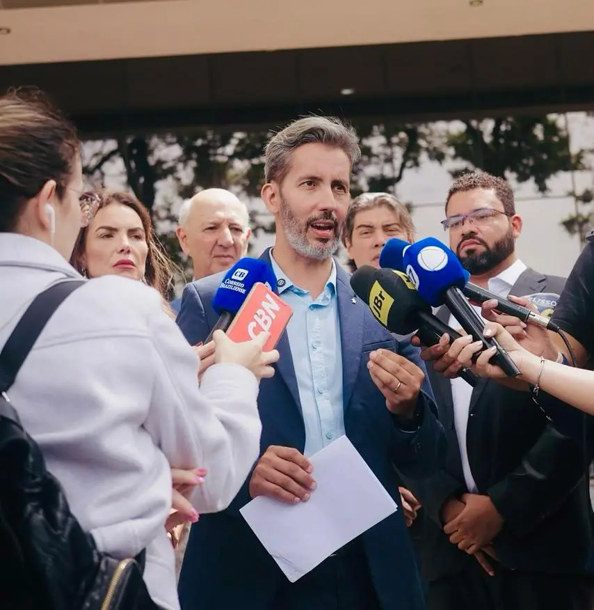 Grass acena pro apoio dos eleitores de Arruda depois do TSE manter o indeferimento da candidatura dele no DF. Concordo …