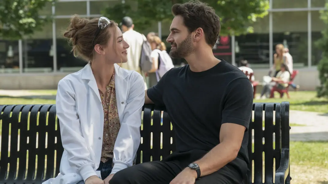 O Rotten Tomatoes teve o veredito oficial do público para a nova comedia romantica do Prime Video. Considerando a recep…