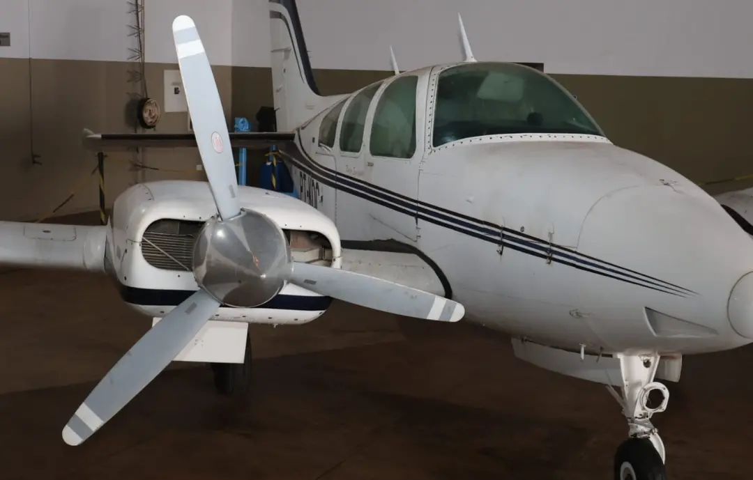 Leilão de aeronave bimotor na Goiás, dia 9 de outubro, com lance inicial de R$ 200 mil. O avião precisa de manutenção a…