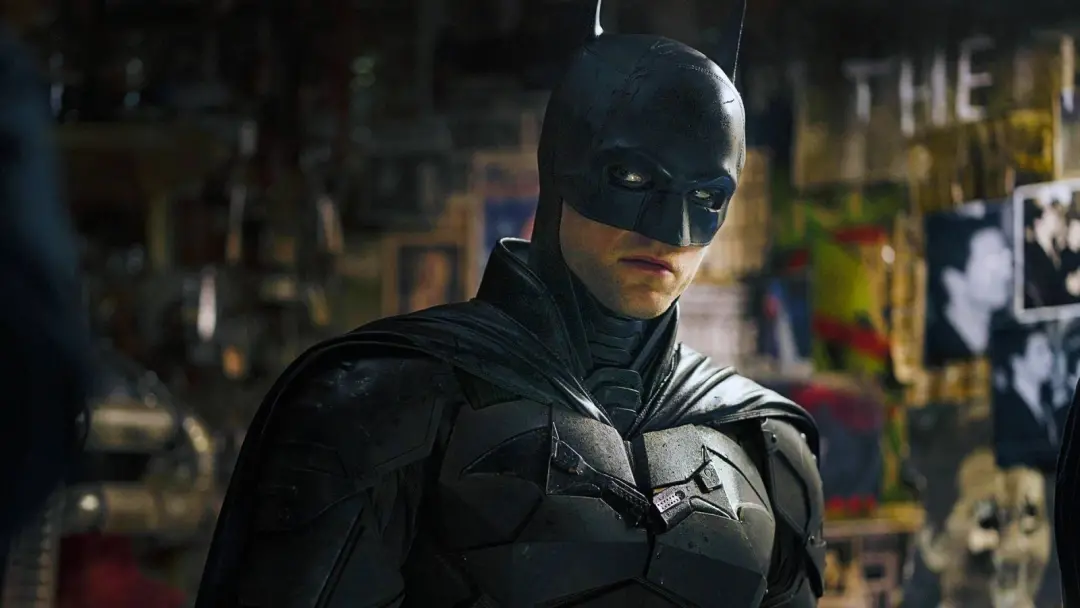 Robert Pattinson falou sobre o Batman entrando no universo DCU. O ator disse que a ideia é interessante, mas difícil de…