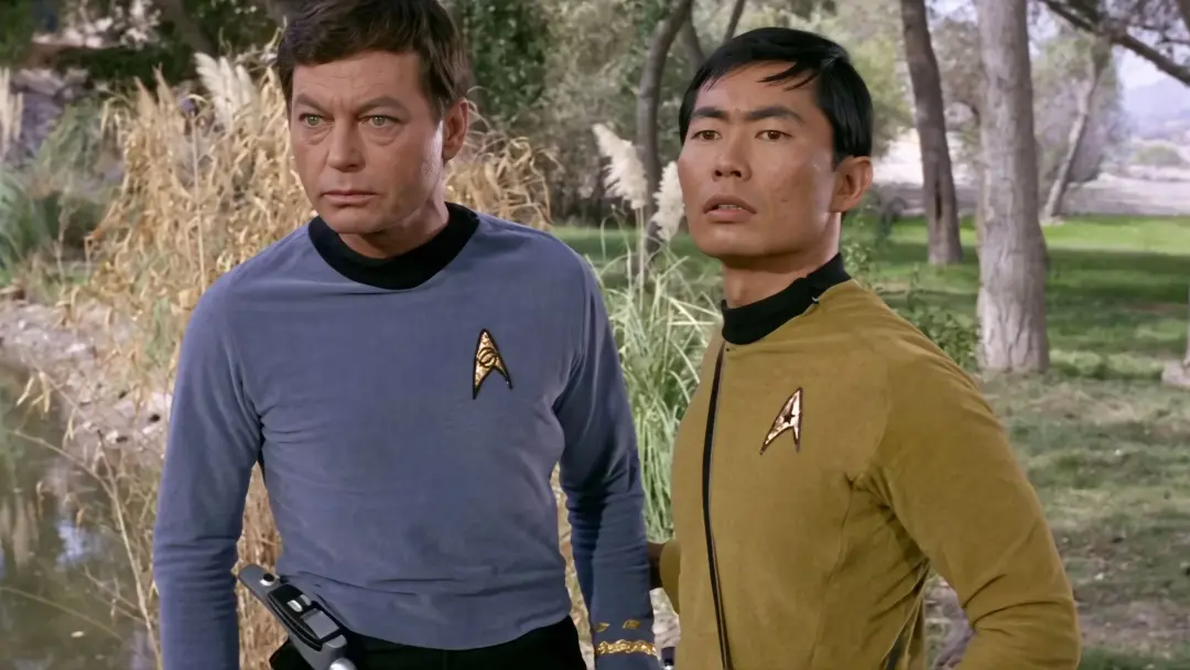 Star Trek: Strange New Worlds confirma que a Enterprise de Kirk terá os personagens Bones e Sulu na quinta temporada. M…