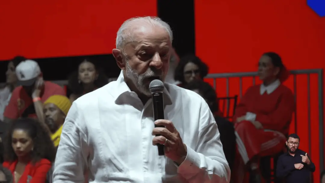 Lula disse que vai acabar com as bets no Brasil, pedindo que os times busquem financiamento sem lavagem de dinheiro. Es…