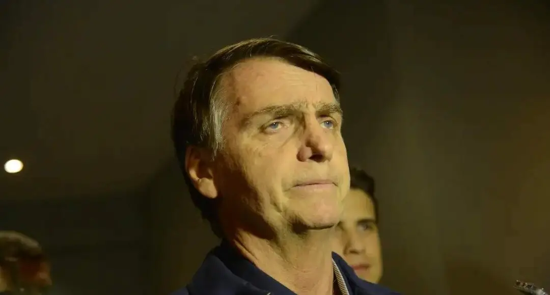 Desistência do pedido para suspensão da pena de Bolsonaro ao ministro Kassio Nunes Marques, no STF. A defesa desistiu d…