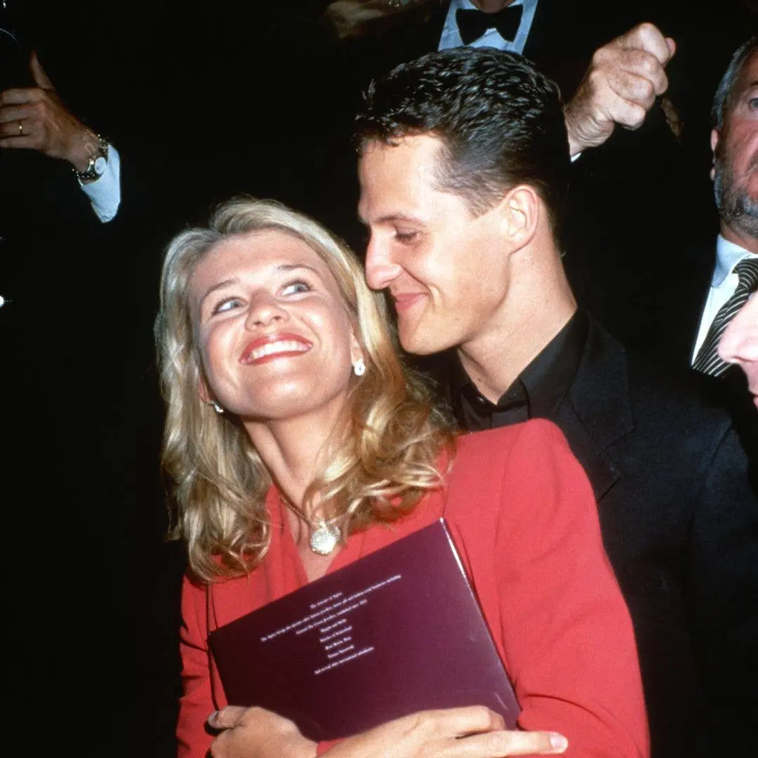 Corinna Schumacher, esposa de Michael Schumacher, abriu sobre os cuidados que ela dá a ele desde o acidente. É um peso …
