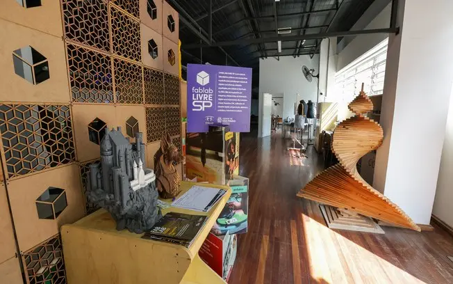 São Paulo tem agora 17 laboratórios públicos, o Fab Lab Livre SP, com acesso grátis a equipamentos como impressoras 3D …
