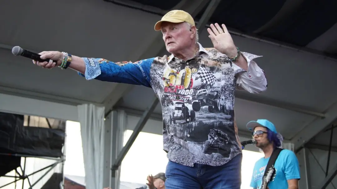 The Beach Boys cancelaram os shows de setembro sem dar explicações. Depois do hiato do verão para Mike Love descansar, …
