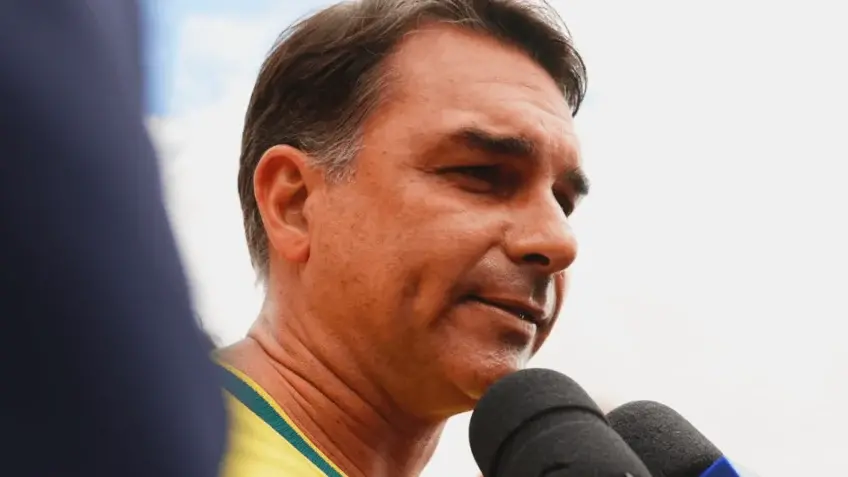 Flávio Bolsonaro viajou em janeiro de 2025 em aeronave com empresa do Daniel Vorcaro, em voo de Fort Lauderdale para Br…
