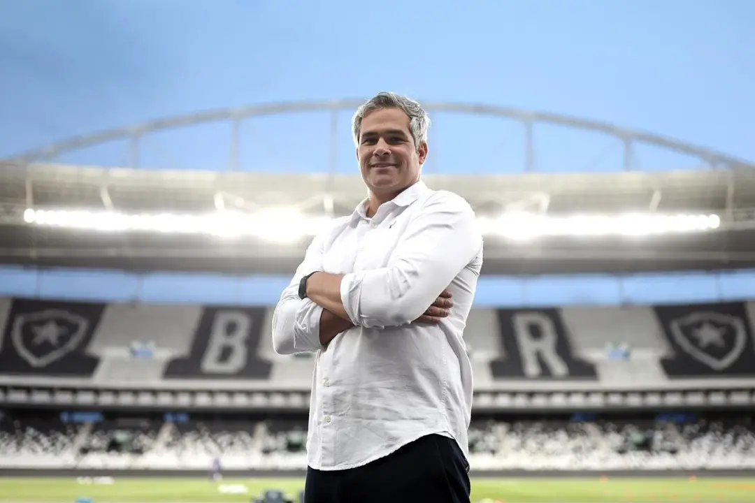 Redução do limite de estrangeiros para cinco clubes em 2030, um movimento que gera muita gritaria entre torcedores. Mas…