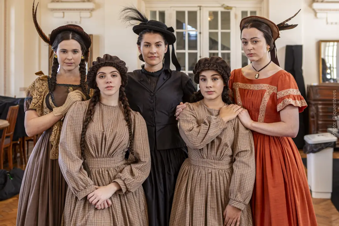 Wagner de Assis quer corrigir a história das irmãs Fox, pioneiras do espiritismo moderno, após elas serem rotuladas com…