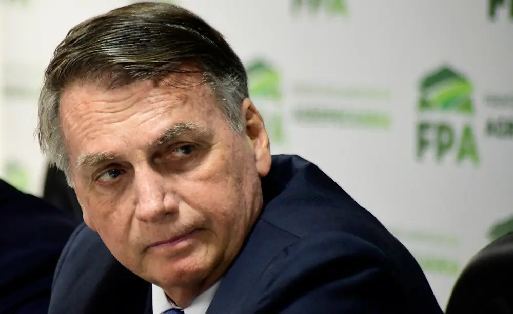 Defesa de Bolsonaro pediu suspensão da prisão no STF até julgar a revisão criminal dos 27 anos e três meses. A gente pr…