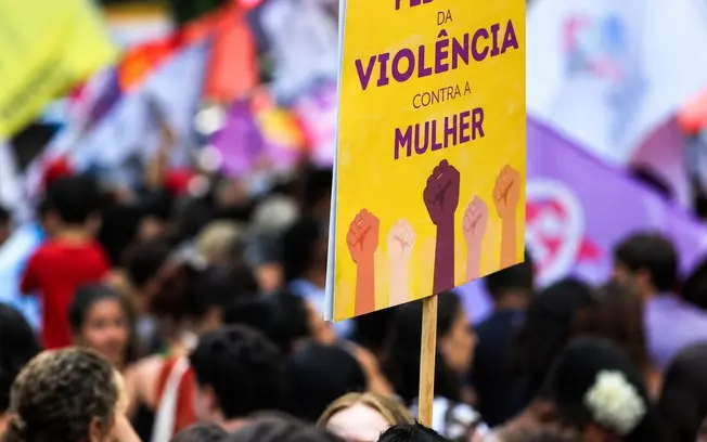 ONU Mulheres lançou dez propostas para proteger mulheres, exigindo que candidatos tenham metas e orçamentos concretos. …