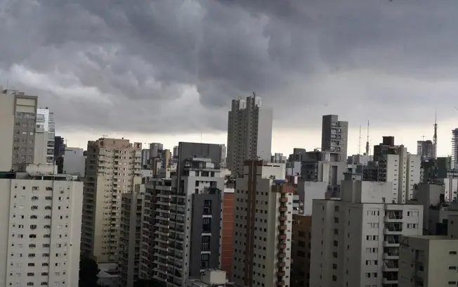 Setembro é o mais chuvoso desde 1943 em São Paulo, com 294,8 mm acumulados. O tempo segue instável, mas a partir de sex…
