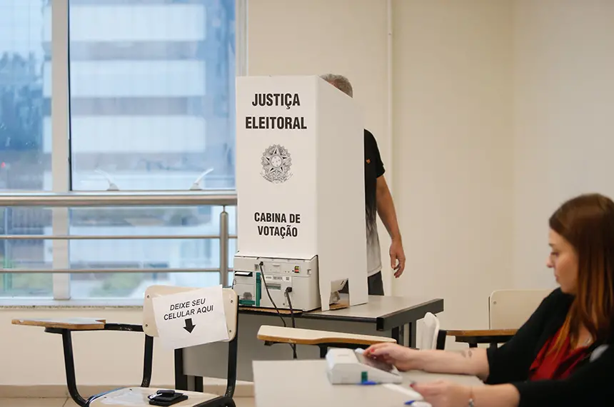 Comparecimento às urnas vai valer como prova de vida do INSS, o TSE confirmou. Isso simplifica a comprovação para apose…