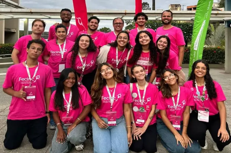 Sete jovens do Distrito Federal foram escolhidos como embaixadores mirins da ciência pelo MCTI. Isso mostra como o ince…