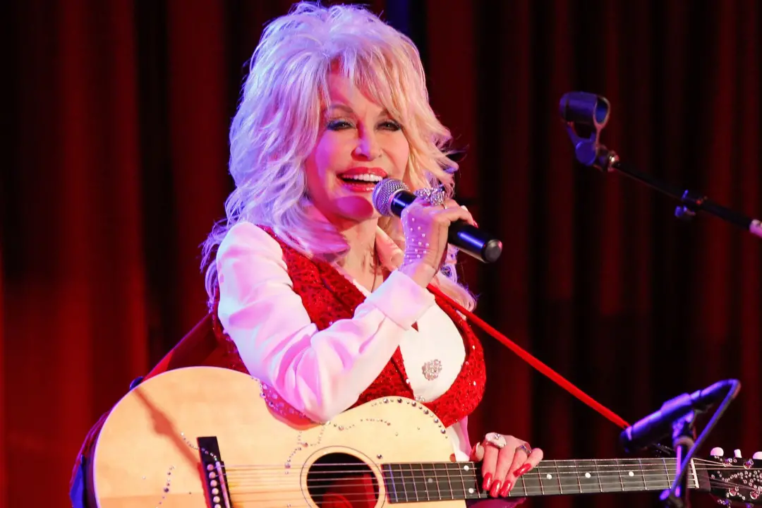 Irmã de Dolly Parton fala sobre a briga familiar pelo patrimônio dela. Alegações chocantes foram feitas contra o sobrin…