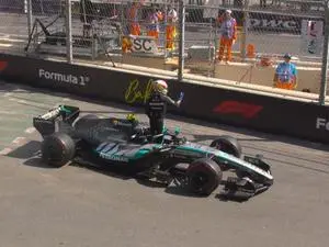 Russell liderou no primeiro treino livre do GP do Azerbaijão, enquanto Antonelli teve problemas e Bortoleto ficou em 10…