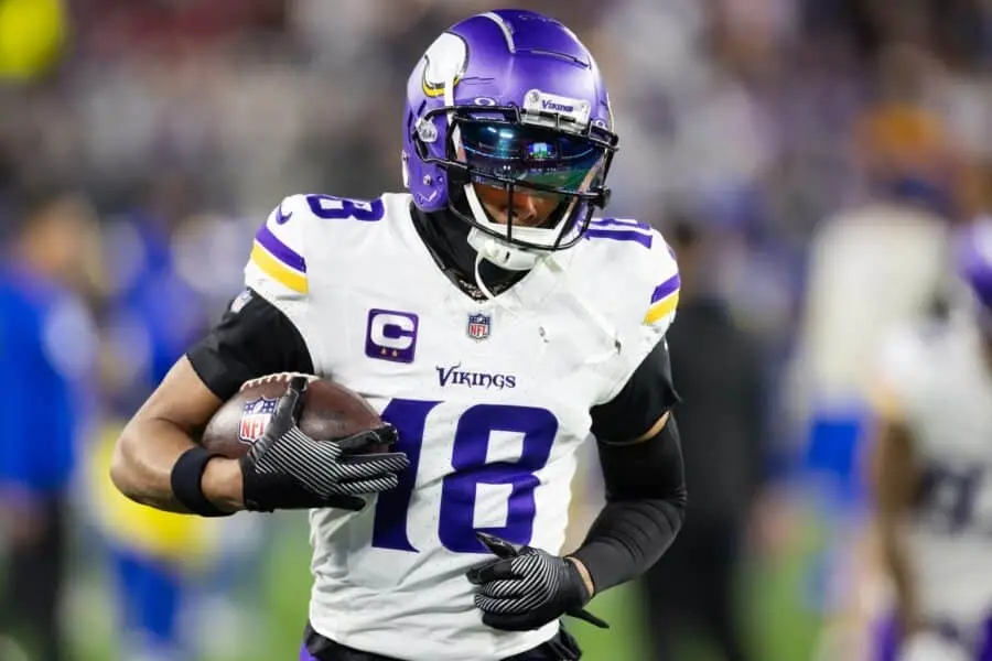 Justin Jefferson falar sobre o retorno de Kyler Murray com os Vikings. A expectativa é que o quarterback assuma a titul…