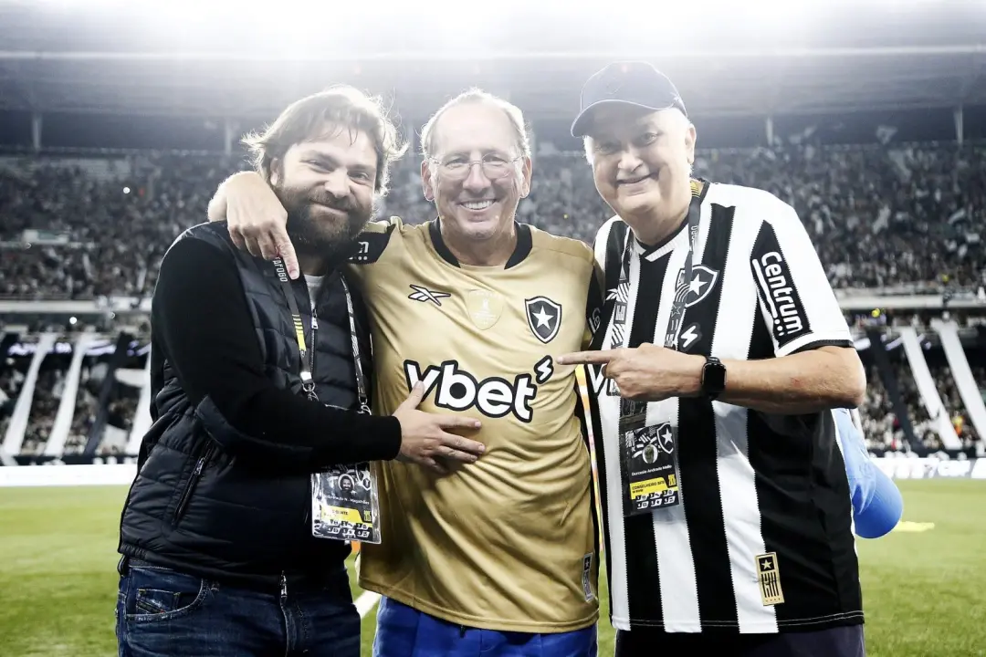 John Textor notificou o Botafogo apresentando US$ 100 milhões para capitalizar a SAF e contestando a Assembleia Geral E…