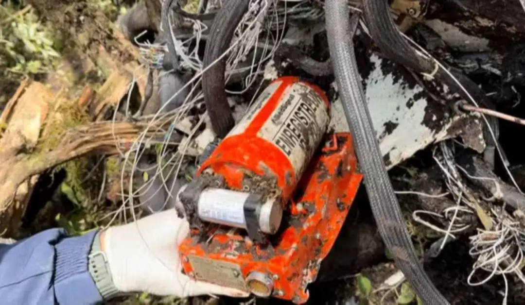 Caixa-preta do helicóptero que caiu em Urubici, Santa Catarina, foi localizada pela FAB. O gravador, que registra sons …