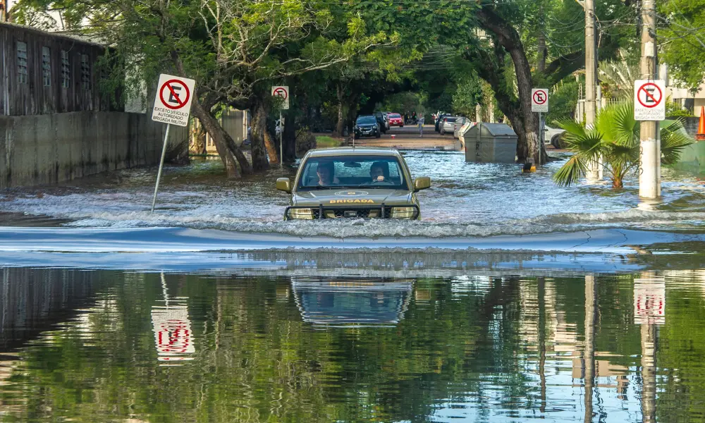 Rio Guaíba atingiu 2,02 metro, e a Defesa Civil emitiu alerta de risco alto para Porto Alegre. A gente precisa ter caut…