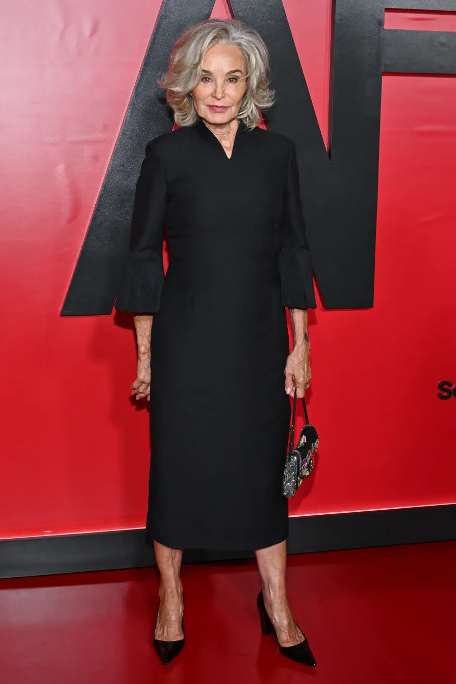 American Horror Story 13 teve estreia no tapete vermelho com Jessica Lange, Sarah Paulson e Angela Bassett. É interessa…