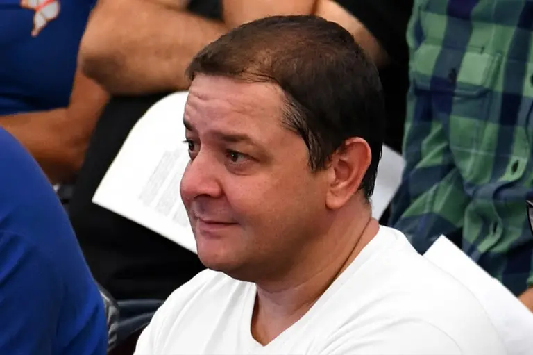 Lulinha envolvido em três inquéritos da PF por tráfico de influência e corrupção, usando mensagens e viagens com lobist…