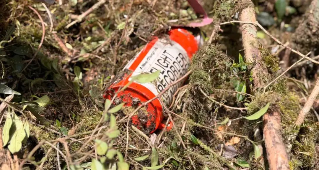 Urubici, SC. O Cenipa recuperou a caixa-preta do helicóptero Bell 430 onde Rick e outras quatro pessoas estavam. É um a…