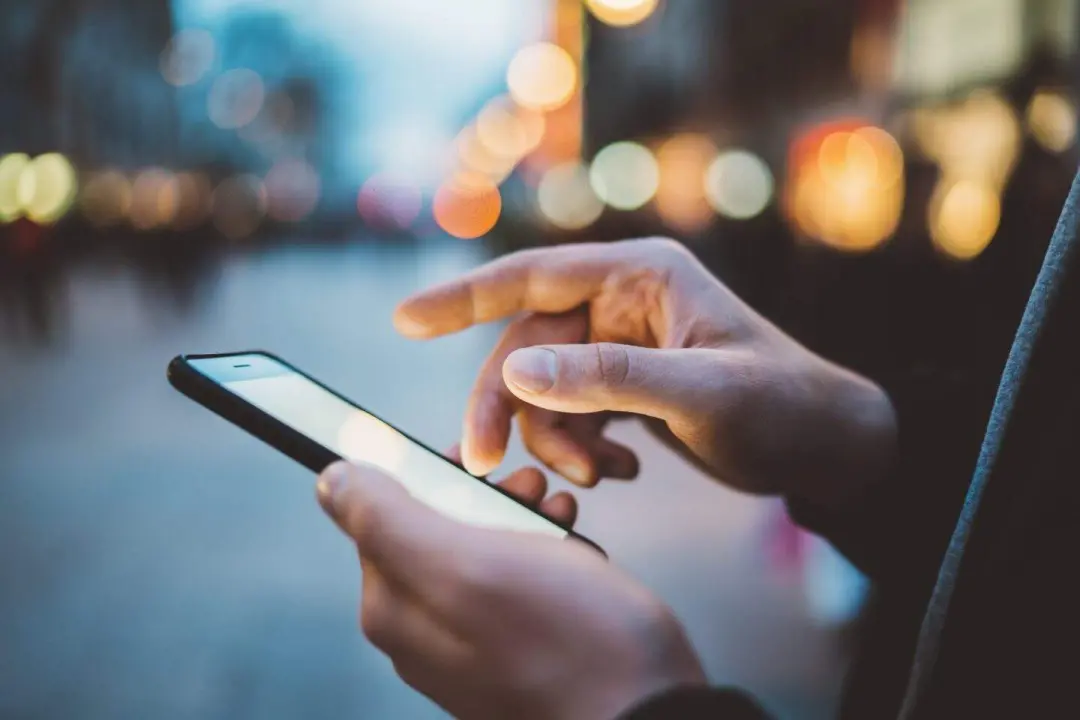 Queda de 11% nas vendas de smartphones no Brasil no primeiro semestre de 2026. A crise de chips de memória, causada pel…