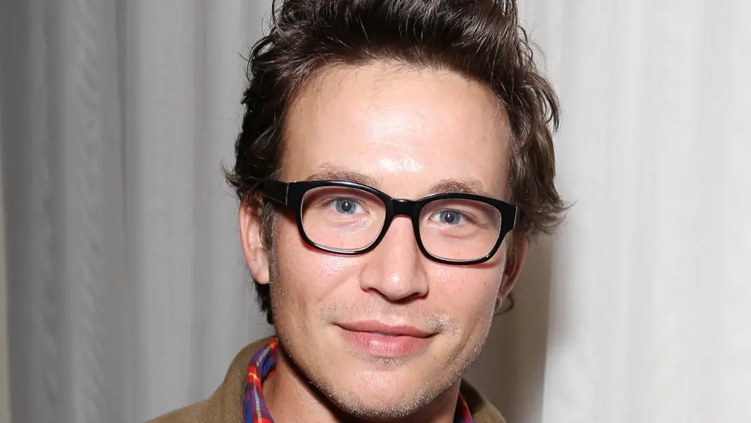 Jonathan Taylor Thomas supostamente chutou um subalterno do xerife do Condado de Los Angeles no estômago antes de ser d…