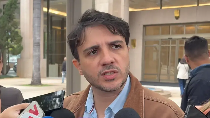 Renan Santos sinalizou neutralidade em um possível segundo turno, dizendo que não vota em bandido. Acho que a postura d…