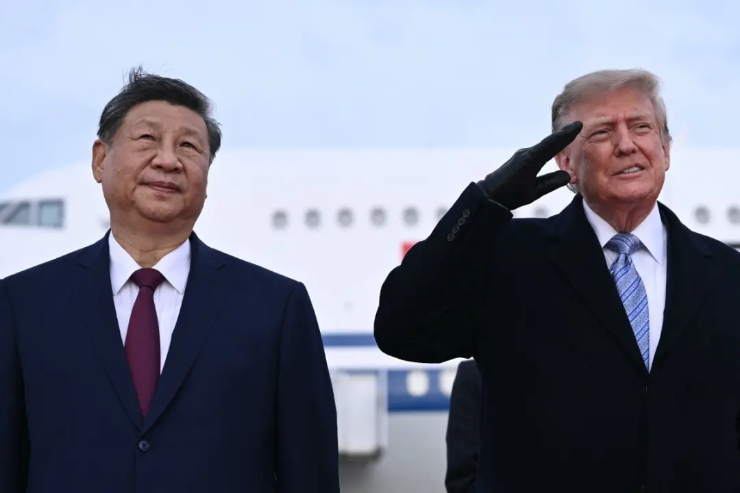 Xi Jinping chegou aos Estados Unidos para visita de Estado com recepção de alto nível negociada entre os dois lados. É …
