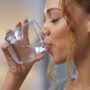 Beber pouca água piora o estresse e o humor. Percebo como pequenos desequilíbrios afetam nossa calma, e a hidratação é …