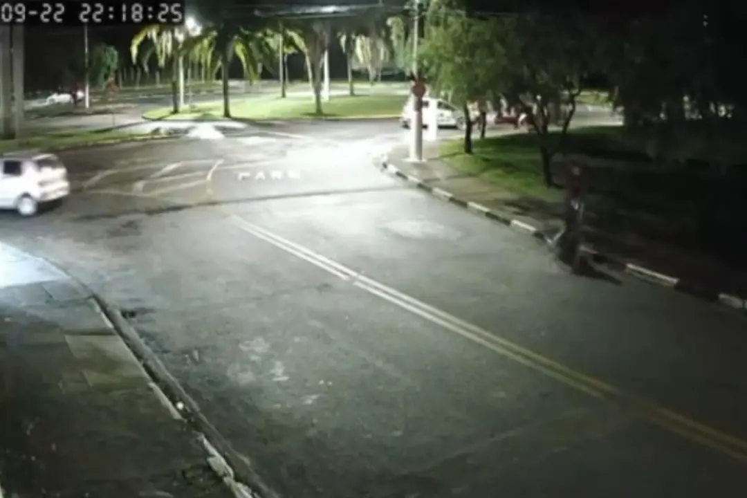 Ronei Oliveira dos Santos, 34 anos, foi baleado em Pindamonhangaba após ser perseguido. A violência em lugares assim mo…