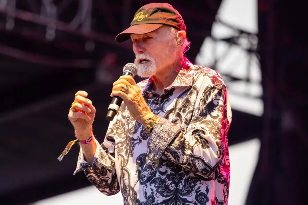 Beach Boys cancelaram mais de 35 shows da turnê Pet Sounds 60. Mike Love precisa se reenergizar por problemas de saúde …