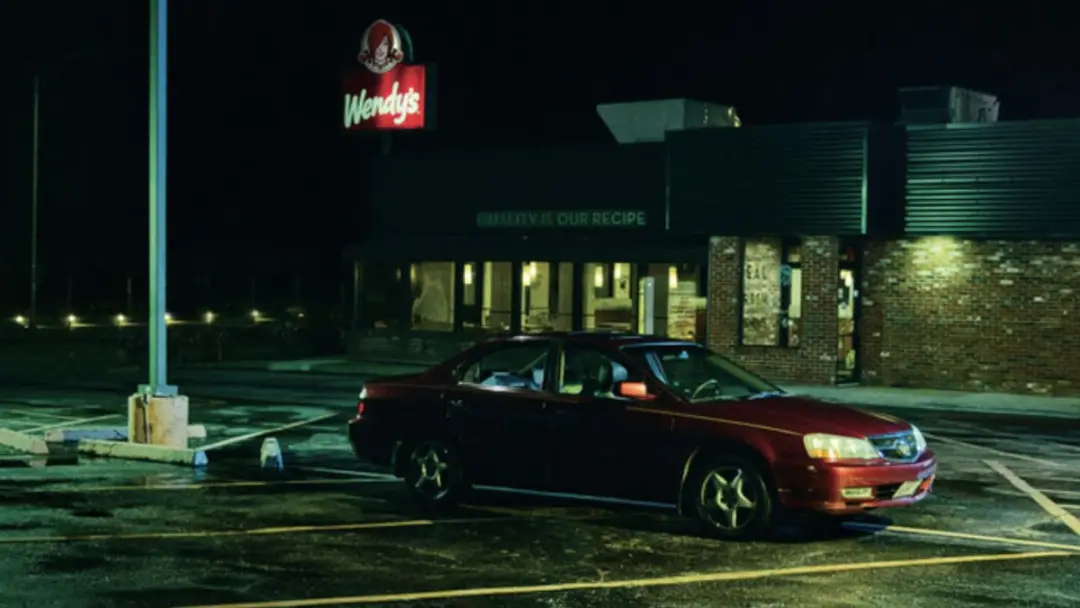 Wendy's lançou um EP com cantores emo conhecidos. Marketing de meia idade millennial decidindo o som do fast food. Pra …