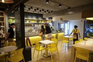 Lagoa Rodrigo de Freitas ganhou um novo ponto de encontro com a Café com Fé e Momo Gelato, oferecendo café da manhã, br…