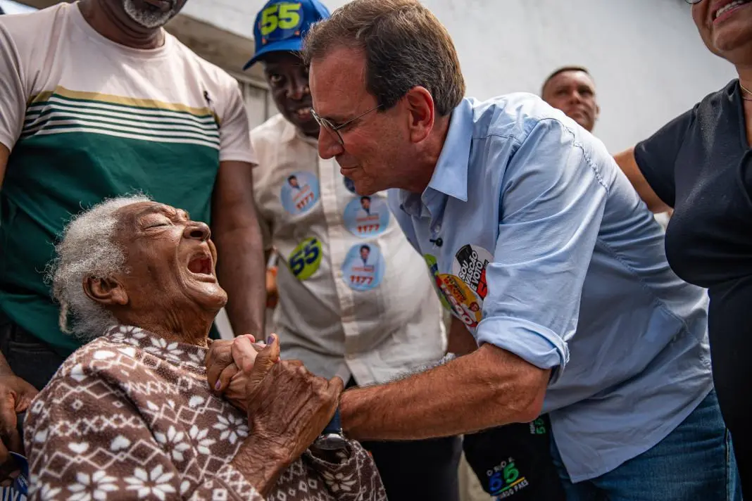 Eduardo Paes lidera com 45,7% das intenções de voto para o Governo do Rio, seguindo Douglas Ruas com 32,4%. A diferença…