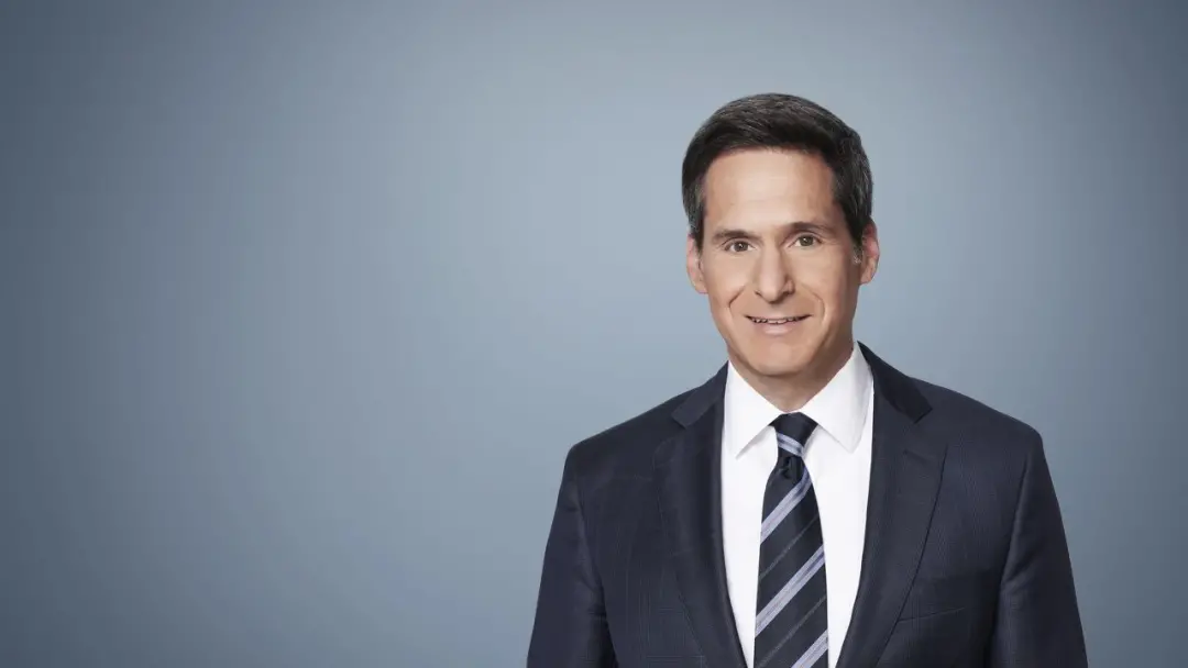 John Berman, na CNN, assumiu várias funções como âncora, desde cobrir notícias de última hora até coapresentar programa…