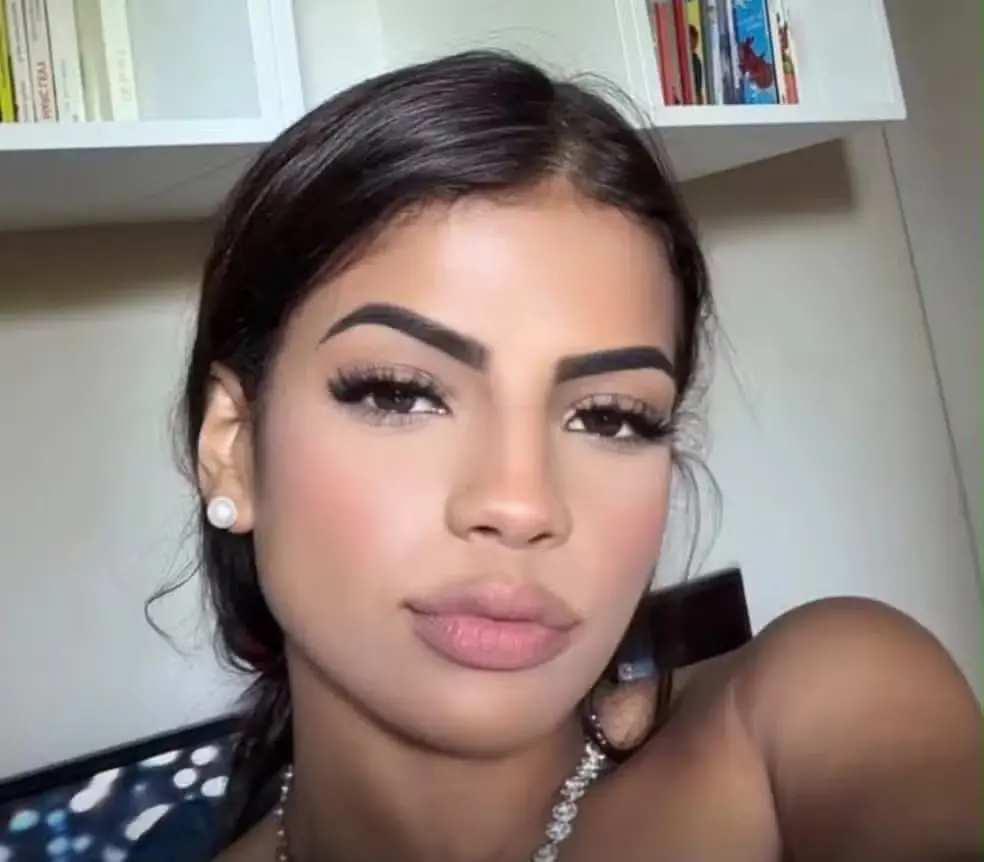 Larissa Brito, modelo brasileira, foi achada morta no carro do ex-namorado na França. A perícia aponta ferimentos por a…