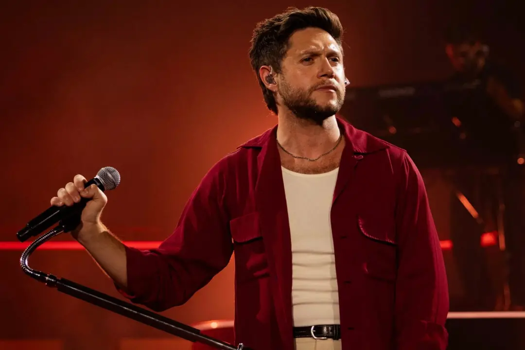 Birmingham viu Niall Horan no tour Dinner Party Live, e o momento com a cancao reescrita End Of An Era foi bem forte. É…