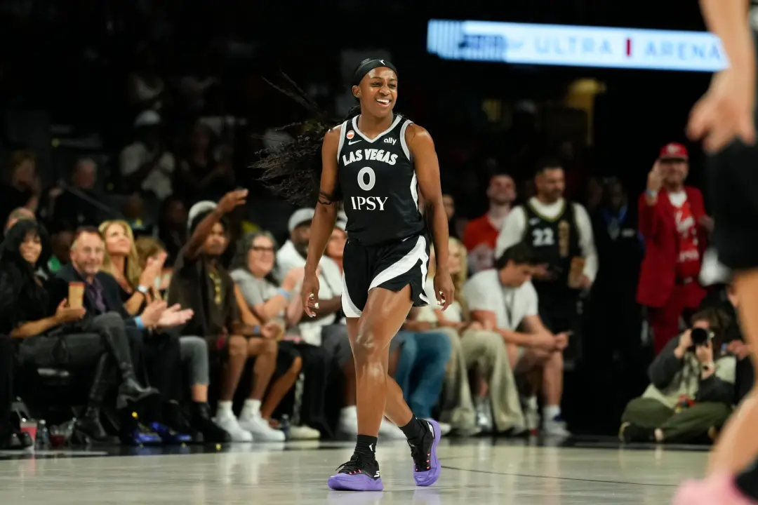 Jackie Young, jogadora do Las Vegas Aces, alcançou um lugar no time All-WNBA por sua temporada de alto impacto, figuran…