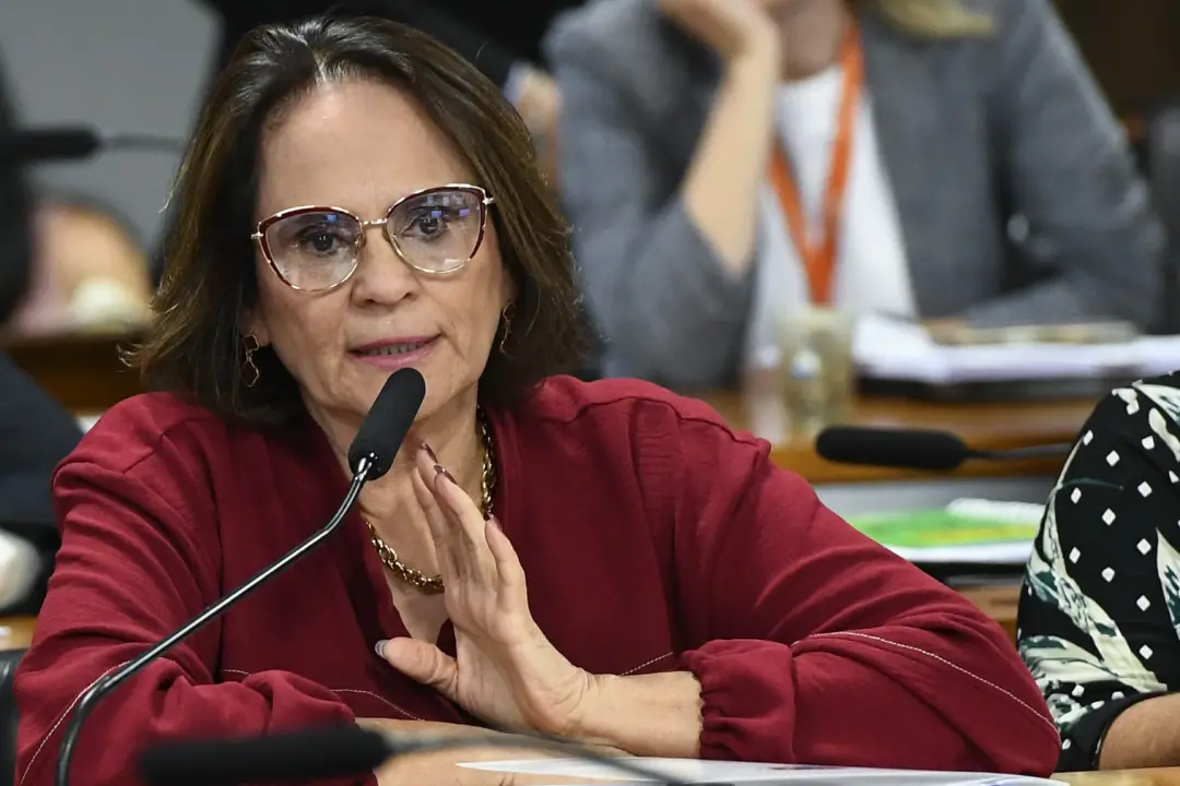 Senadora Damares Alves cobrou do ministro sobre os riscos da greve dos Correios, citando um prejuízo de 5,55 bilhões de…
