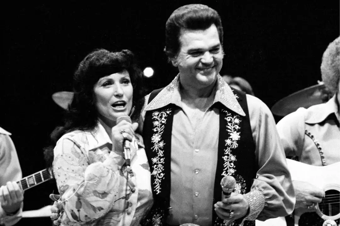 Conway Twitty e Loretta Lynn, lendas da música country, foram lembrados por Michael e Tayla, netos deles, no podcast Na…