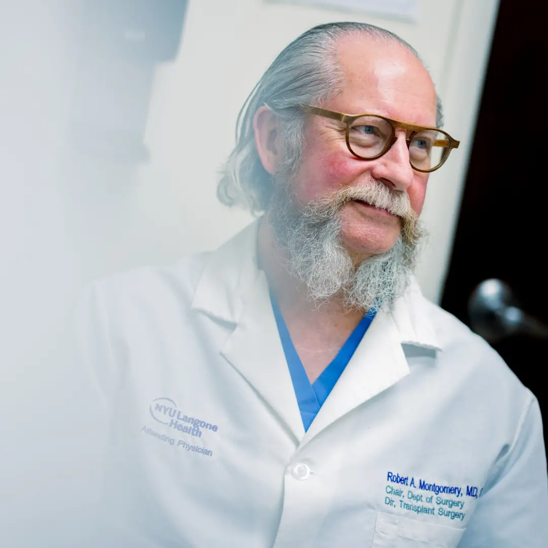Um cirurgião transplantador de Nova York, que dedicou décadas a consertar o sistema, teve sua experiência ao esperar po…